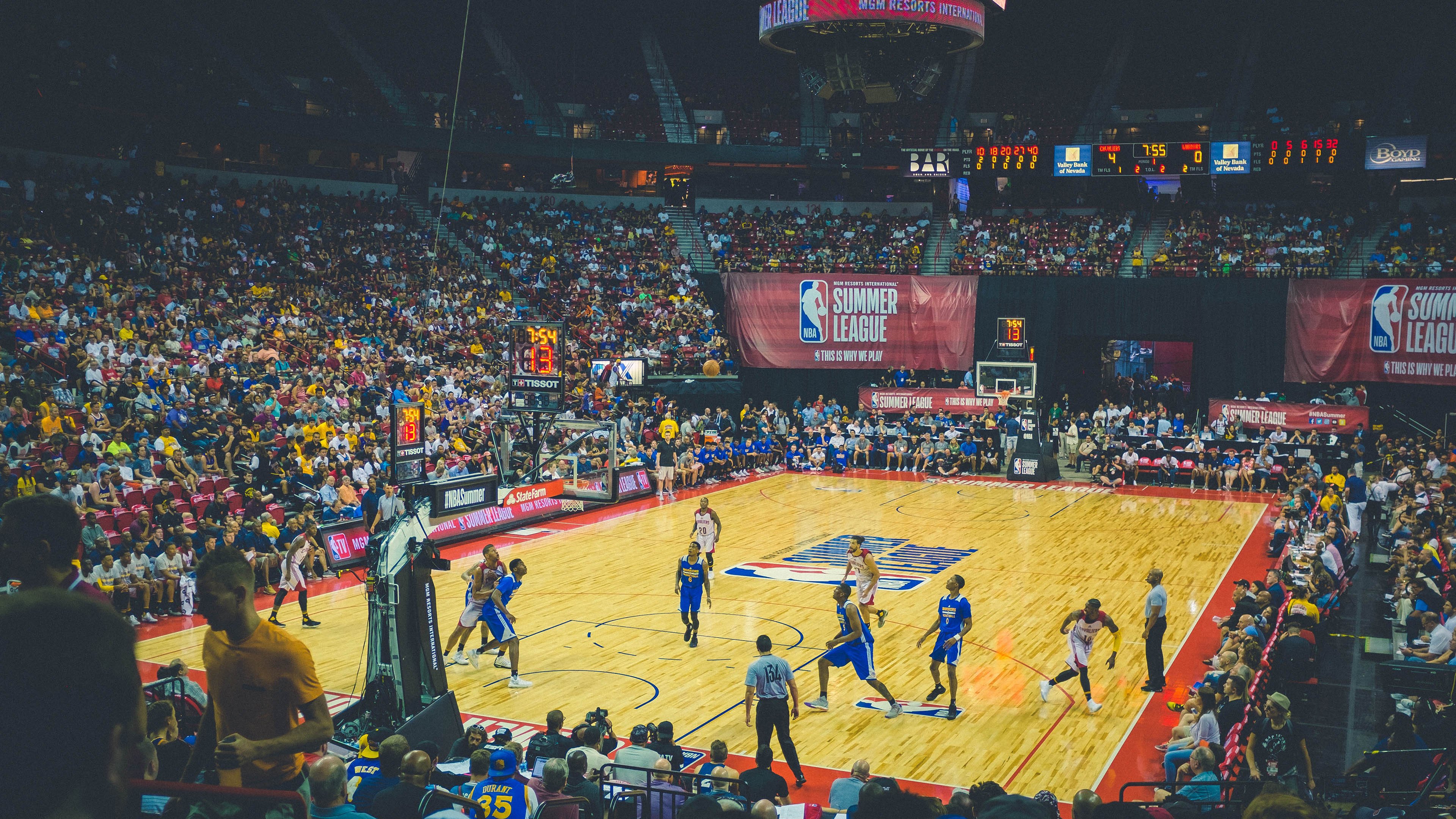 中国篮球联赛观众行为分析与营销策略，篮球赛观众须知